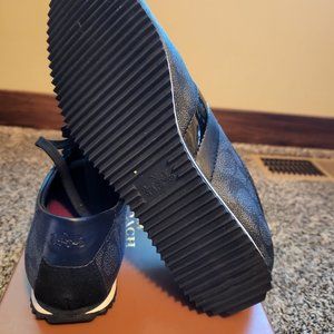 Coach tennis shoe